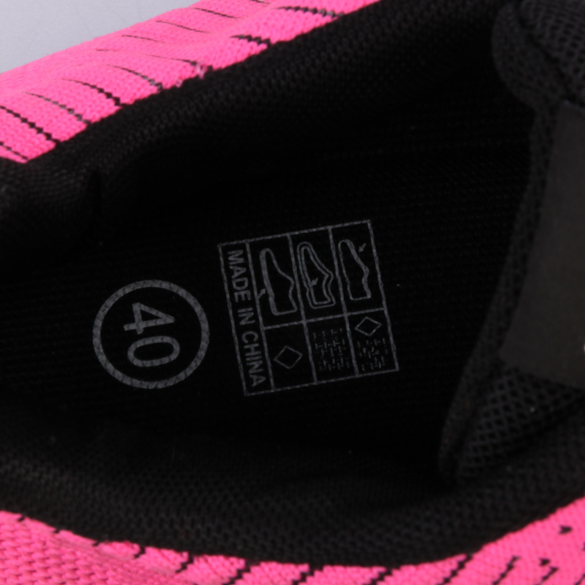 250111073-b