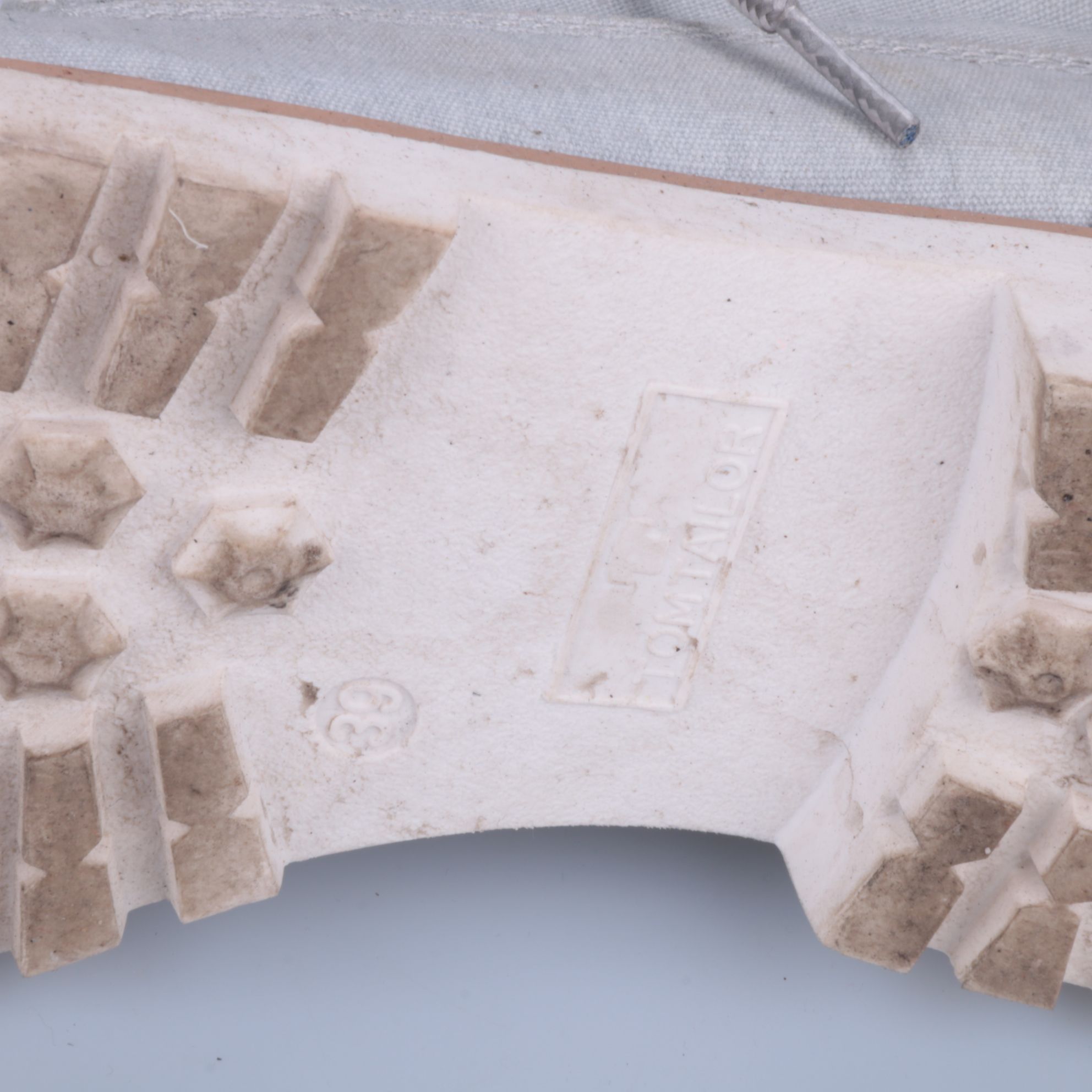 250120413-b